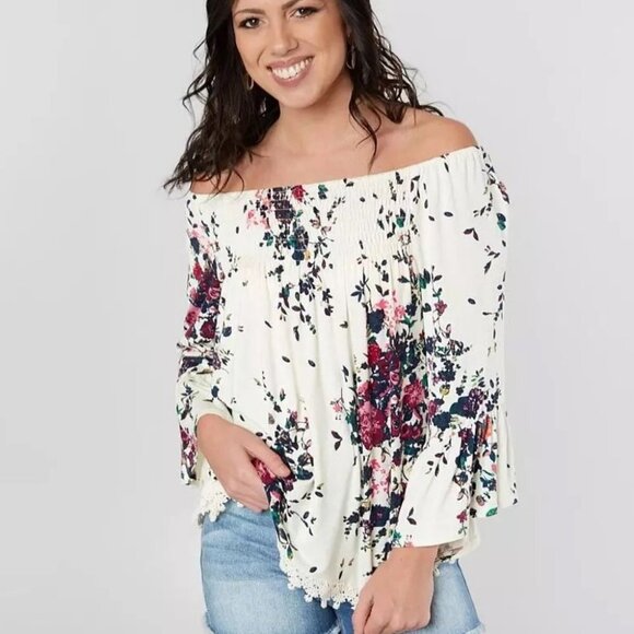 Luq Bohemian Bell Sleeve Off Shoulder Eyeshadow Crochet Trim Top Size Small Boho - Picture 1 of 13